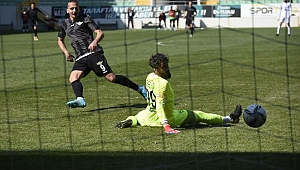 AKHİSARSPOR ANKARA DEMİRSPOR'U PUANSIZ GÖNDERDİ