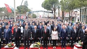 Kılıçdaroğlu, Akhisar Belediyesi'nin Toplu Açılış Törenine Katıldı