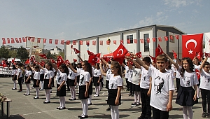 23 Nisan Ulusal Egemenlik ve Çocuk Bayramı Akhisar'da Coşkuyla Kutlandı