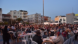 Akhisar Belediyesi iftar sofrası Ulucami'de kuruldu