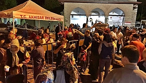 Akhisar Belediyesi Kadir Gecesi bereketini vatandaşlarla yaşadı