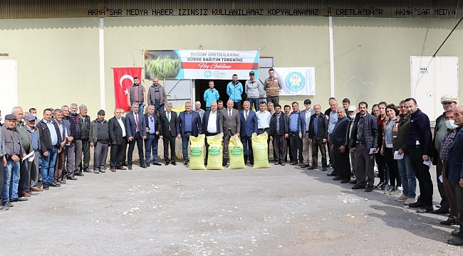 Büyükşehir Tonlarca Gübreyi Üreticilerle Buluşturdu