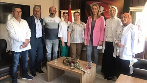 Akhisar İyi Parti Kadın Politikaları Hemşireler Gününü kutladılar