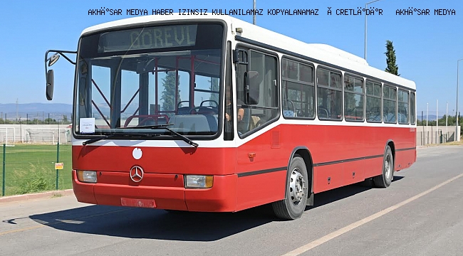 Ekrem İmamoğlu'ndan Akhisarlılara otobüs hediyesi 
