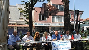  Memleket Partisi Genel Başkanı Muharrem İnce, Akhisar ilçesine gelerek esnaf ziyaret programı yaptı. 