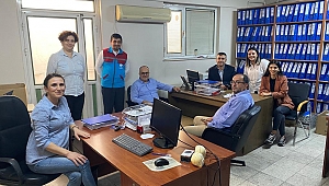 Ak Parti Akhisar İlçe Başkanı Füzün Akhisar Sosyal Yardımlaşma ve Dayanışma Vakfı’na Ziyaret Gerçekleştirdi. 