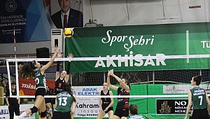 Akhisar Belediye Kadın Filede Galip