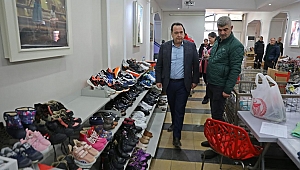 Akhisar’da depremzedeler için sosyal market ve butik kuruldu
