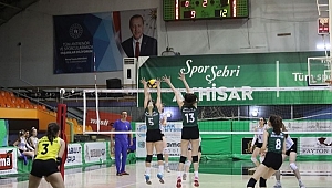Akhisar Belediye Voleybol Galibiyetle ayrıldı 3-0