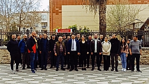 Zafer Partisi Akhisar İlçe Başkanlığı, ATA İttifakı Cumhurbaşkanı adayı Dr. Sinan Oğan'a imza vermek için Yüksek Seçim Kurulunda toplandı.