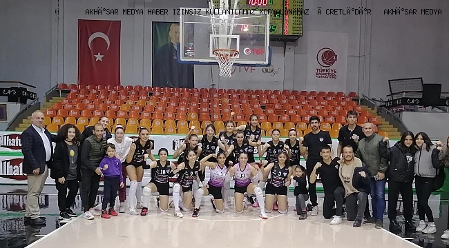 Akhisargücü Spor Kulübü Genç Kız Voleybol Takımı Türkiye Şampiyonasına gidiyor
