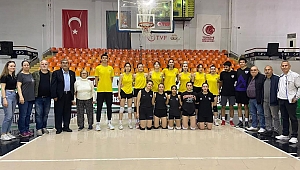 Şampiyona öncesi Akhisargücü Voleybolda bayramlaşma