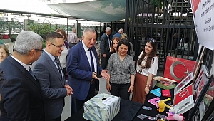 Depremzedeler Yararına Akhisar Halk Eğitimi Merkezi'nde Kermes Düzenlendi
