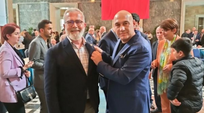 Milletvekili Bahadır Yenişehirlioğlu, TBMM'de rozetini taktı  