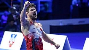 Akhisar'lı Ali Cengiz'den Dünya Güreş Şampiyonası'nda altın madalya