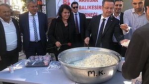 Akhisar Balıkesirliler Derneği'nden Filistin İçin Pilav Ayran Hayrı
