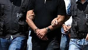 Akhisar polisi 8 ayrı suçtan aranan şahsı yakaladı