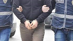 Akhisar Polisi, İki Suçluyu Adaletin Önüne Çıkardı