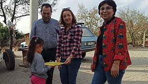 CHP AKHİSAR, ‘KÜÇÜK DOKUNUŞ, BÜYÜK MUTLULUK’ PROJESİYLE ÇOCUKLARIN YÜZÜNÜ GÜLDÜRDÜ