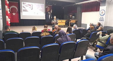 Akhisar'da Bağımlılıkla Mücadelede Önemli Bir Adım: Öğrenci ve Velilere Eğitim Verildi
