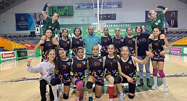 AKHİSAR GENÇLİK’İN KIZLARI NAMAĞLUP ÇEYREK FİNALDE!
