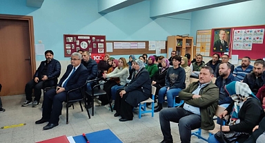 HALK EĞİTİMİ MERKEZİ MÜDÜRLÜĞÜ TARAFINDAN ZEYTİNLOVA DA BAĞIMLILIK İLE MÜCADELE EĞİTİMİ