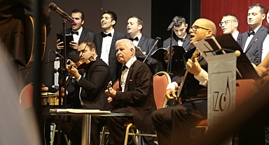 İZOT İzmir Otizm Korosu ve Orkestrası, Akhisar'da Muhteşem Bir Konser Verdi