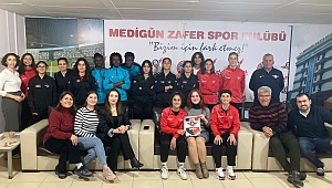 TFF Kadınlar 1.Ligdeki TEK ilçe takımı olan Soma Zafer Sporun genç oyuncularına, sponsorları Özel Medigün Hastanelerinden anlamlı ziyaret.