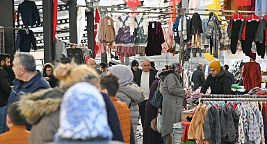 Akhisar Şehit Reşat Ergin Kapalı Pazaryerinde ilk tezgahlar açıldı