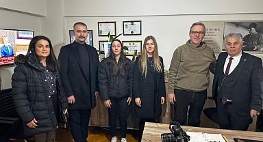 Akhisar Ziraat Odası Başkanı Ahmet Akbuğa'dan Anlamlı Ziyaret: Gazeteciler Günü Kutlaması