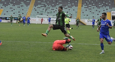 Akhisarspor Sahasında Tek golle Kuşadasıspor'a Yenildi