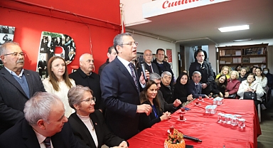 CHP Genel Başkanı Özgür Özel'den CHP İlçe başkanlığına ziyaret
