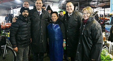 DUTLULU VE ZEYREK SAHADA HALKI DİNLEDİ