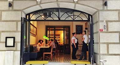 Kafe ve restoranlarda yeni dönem bugün itibari ile başladı! Herkes bunu yapmak zorunda