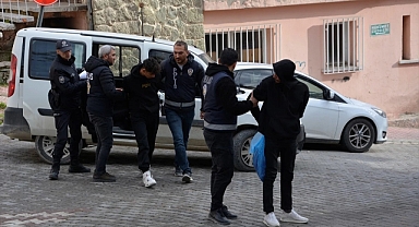 Kuyumcu soymak isterken Yakalandılar