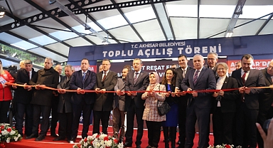 Özgür Özel Akhisar Belediyesi'nin toplu açılış törenine katıldı