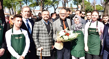 Akhisarlılar’dan Başkan Ergün’e Necdi Şentürk Parkı Teşekkürü