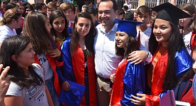 BAŞKAN DUTLULU 5 YILLIK MAAŞININ TAMAMINI ÖĞRENCİLERE BAĞIŞLADI