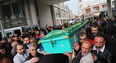 Akhisar'da Cinayete Kurban Giden Olcay Güler son yolculuğuna uğurlandı