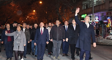 AKHİSAR ÖMER İŞÇİ'NİN YÜRÜYÜŞ KORTEJLERİNİ KONUŞUYOR