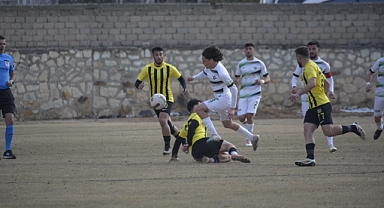 Akhisarspor Bayburt Deplasmanından puanla döndü 1-1