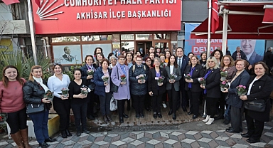 CHP Akhisar İlçe Kadın Kolları 8 Mart Kadınlar Günü Basın Açıklaması