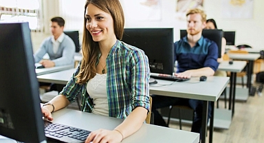 HALK EĞİTİMİ  MERKEZİ  MÜDÜRLÜĞÜ TARAFINDAN  ÖĞLE VE AKŞAM  GRUBU BİLGİSAYAR İŞLETMENLİĞİ OPERATÖRLÜĞÜ  KURSU AÇILACAKTIR.