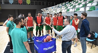 Manisa BBSK, Akhisar Belediyespor'a Kapılarını Açtı
