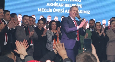 ÖMER İŞÇİ'NİN MİTİNGİNDE HALK SOKAKLARA SIĞMADI