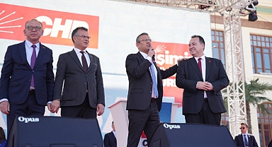 Özgür Özel, memleketi Manisa'da halk buluşmasında konuştu.