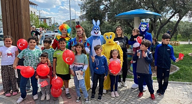 Akhisar'da 23 Nisan Coşkusu: CHP Akhisar İlçe Başkanlığından Çocuklara Özel Etkinliklerle Buluşma
