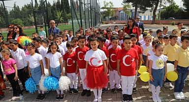Akhisar'da 23 Nisan Ulusal Egemenlik ve Çocuk Bayramı Coşkusu