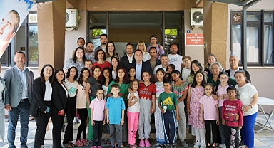 Akhisar'da Roman Vatandaşlar İçin Meslek Edindirme Kursu ve Kadın Evi Açıldı