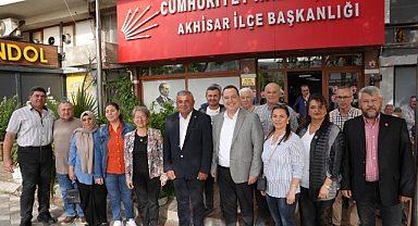 Akhisar'da Siyasette CHP'ye Katılımlar ve Rozet Takma Töreni yapıldı